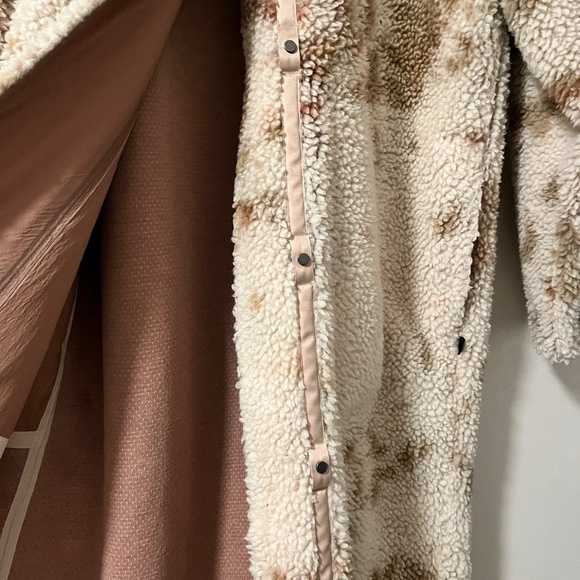 Performance faux fur coat oversized - Picture 9 of 13